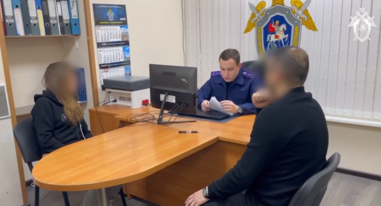 Жену блогера-сыроеда Лютого задержали после гибели их ребенка Жену блогера-сыроеда Лютого задержали после гибели их ребенка