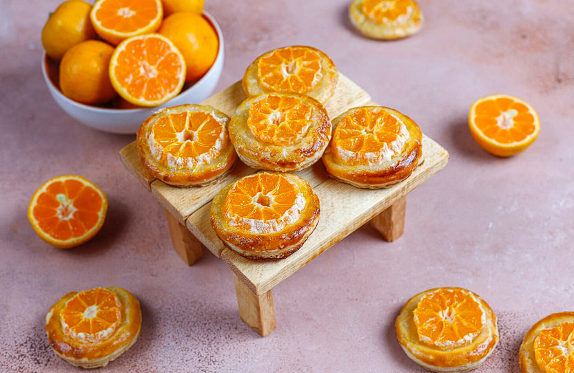 Готовлю слоеные цитринки к чаю: просто беру пачку теста и заворачиваю мандаринку - всего 15 минут, никакой возни и чистая кухня Готовлю слоеные цитринки к чаю: просто беру пачку теста и заворачиваю мандаринку - всего 15 минут, никакой возни и чистая кухня