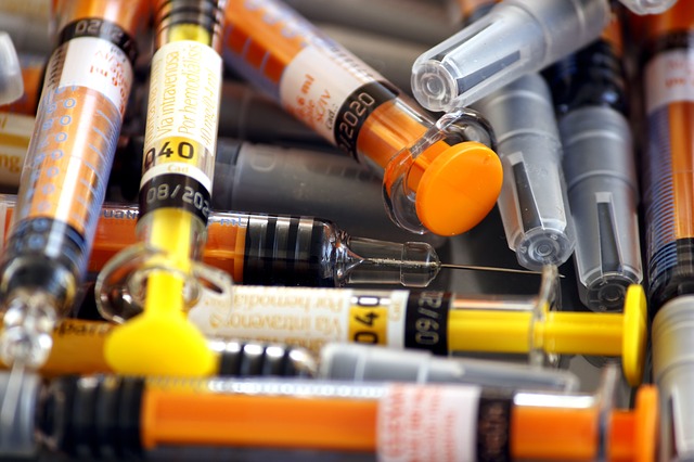 В центре Гамалеи назвали срок действия российской вакцины В центре Гамалеи назвали срок действия российской вакцины