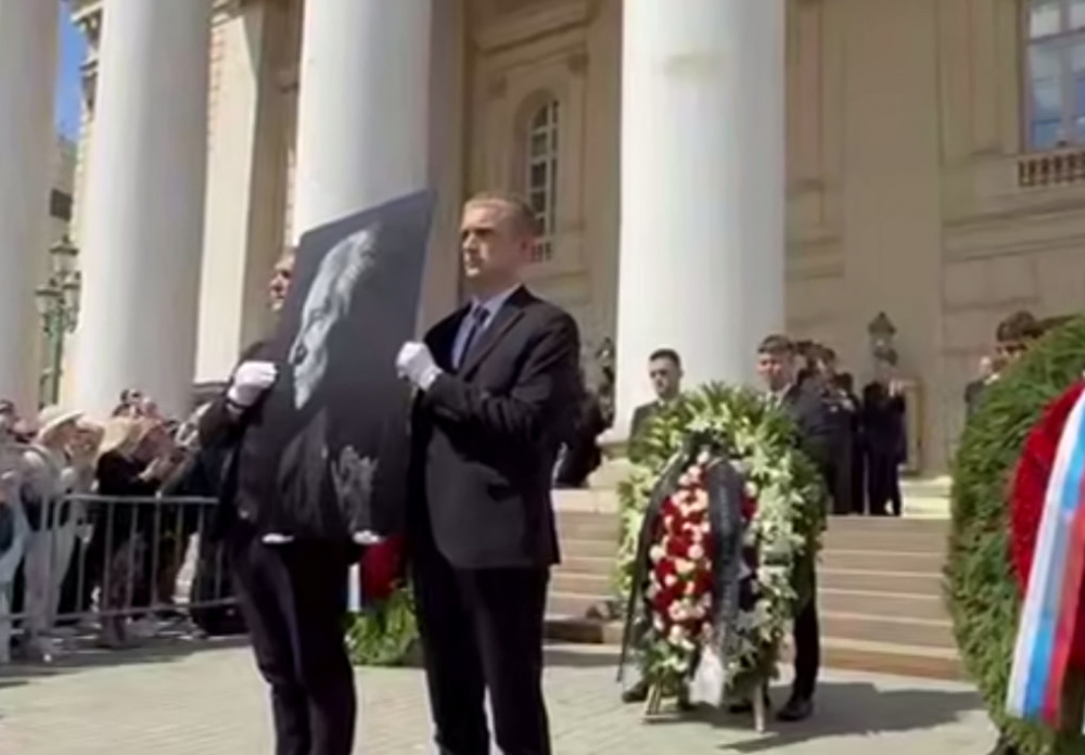 Прощание с легендой: Большой театр почтил память Юрия Григоровича | В Большом театре простились с хореографом Юрием Григоровичем