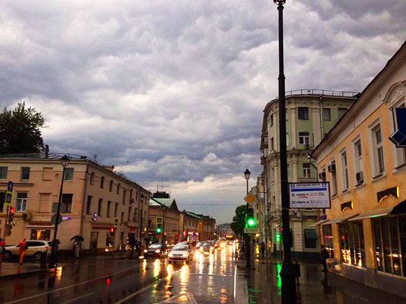 В борьбе с грозами: Коммунальщики Москвы перешли на круглосуточный режим работы В борьбе с грозами: Коммунальщики Москвы перешли на круглосуточный режим работы