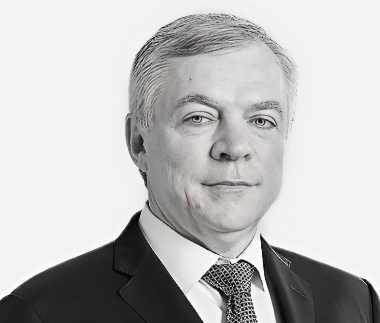 Вице-президент «Транснефти» Бадалов погиб под окнами дома на Рублевке   | Андрей Бадалов найден мертвым в Москве  