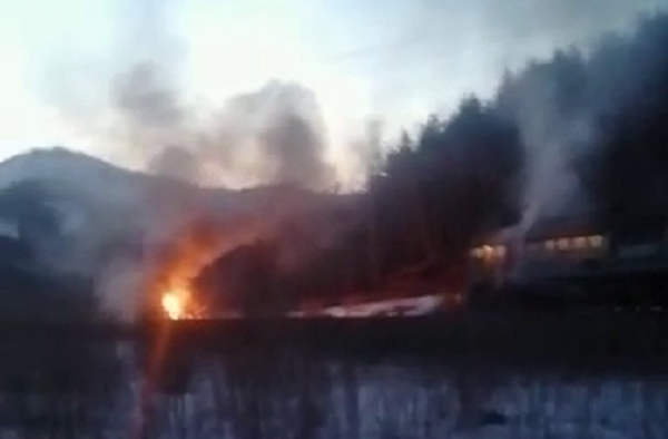 На Сахалине пассажирский поезд столкнулся с самосвалом На Сахалине пассажирский поезд столкнулся с самосвалом
