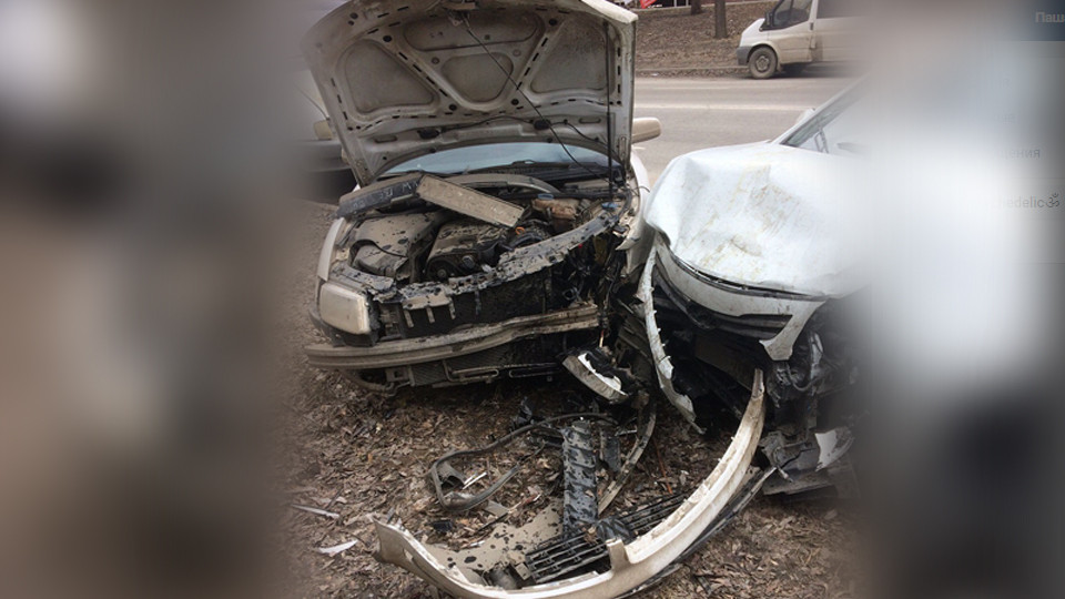 Нетрезвый водитель разбил 11 автомобилей во дворе дома в Челябинске. ВИДЕО Нетрезвый водитель разбил 11 автомобилей во дворе дома в Челябинске. ВИДЕО