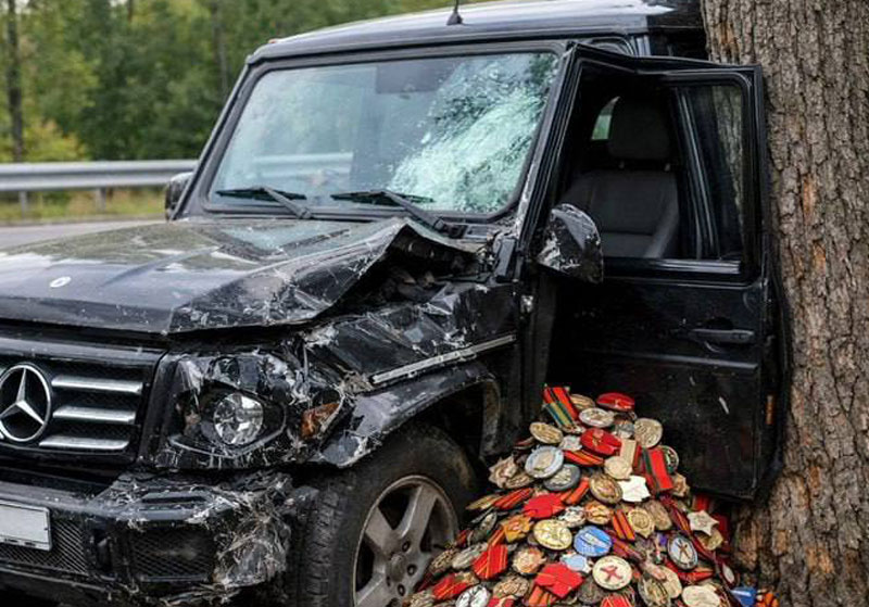 Депутат Климов опубликовал картинку разбитого «Гелика» на фоне слухов о ДТП Адама Кадырова | Сергей Климов показал «Гелик» с орденами на фоне слухов о ДТП Адама Кадырова Депутат Климов опубликовал картинку разбитого «Гелика» на фоне слухов о ДТП Адама Кадырова | Сергей Климов показал «Гелик» с орденами на фоне слухов о ДТП Адама Кадырова