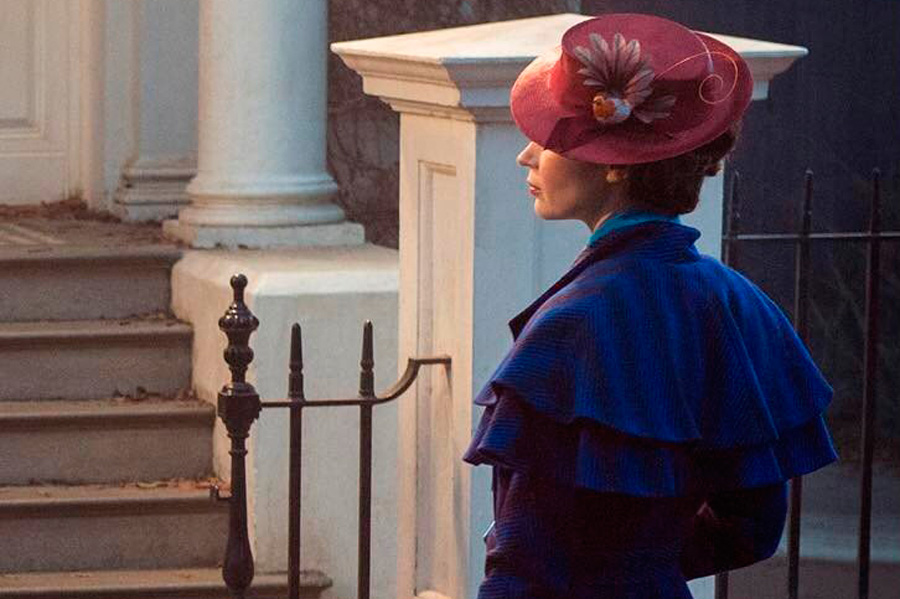В Instagram появился первый снимок Эмили Блант в роли Мэри Поппинс В Instagram появился первый снимок Эмили Блант в роли Мэри Поппинс