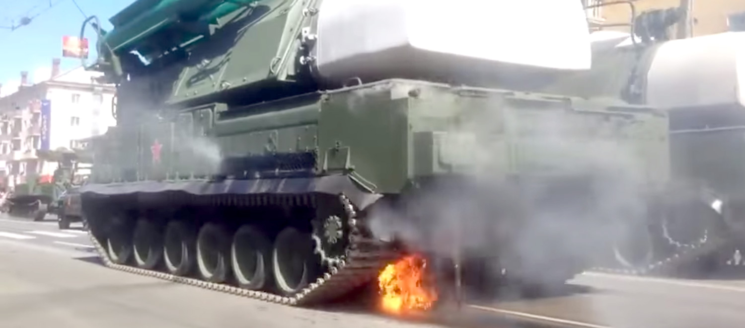 Бывает! В Чите на параде Победы вспыхнул ЗРК «Бук»