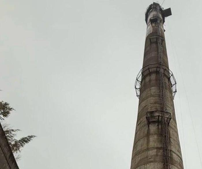 В Петербурге экстремалка погибла в день рождения, сорвавшись с трубы ТЭЦ | Женщина разбилась насмерть, упав с трубы ТЭЦ в Павловске В Петербурге экстремалка погибла в день рождения, сорвавшись с трубы ТЭЦ | Женщина разбилась насмерть, упав с трубы ТЭЦ в Павловске