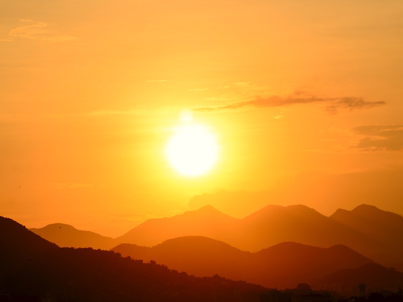 Геофизики зафиксировали две высококлассовые вспышки на Солнце | На Солнце произошли две мощные вспышки