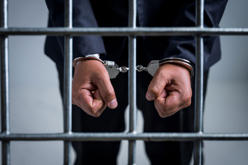 Скандал в Минобороны: задержан офицер за взятку в особо крупном размере! | Задержан офицер Минобороны за взятку: новые подробности и арест еще одного чиновника Скандал в Минобороны: задержан офицер за взятку в особо крупном размере! | Задержан офицер Минобороны за взятку: новые подробности и арест еще одного чиновника