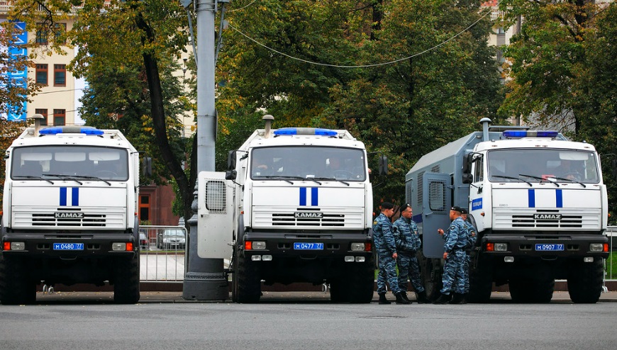 Авария в Екатеринбурге: автозак с арестованными столкнулся с Chevrolet Авария в Екатеринбурге: автозак с арестованными столкнулся с Chevrolet