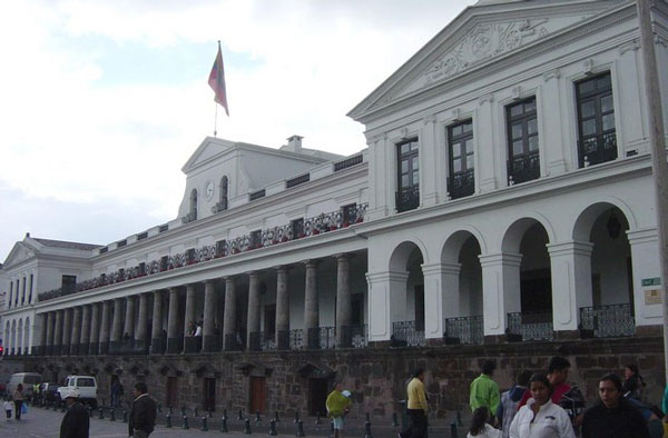 В Эквадоре застрелили ещё одного политика перед президентскими выборами В Эквадоре застрелили ещё одного политика перед президентскими выборами