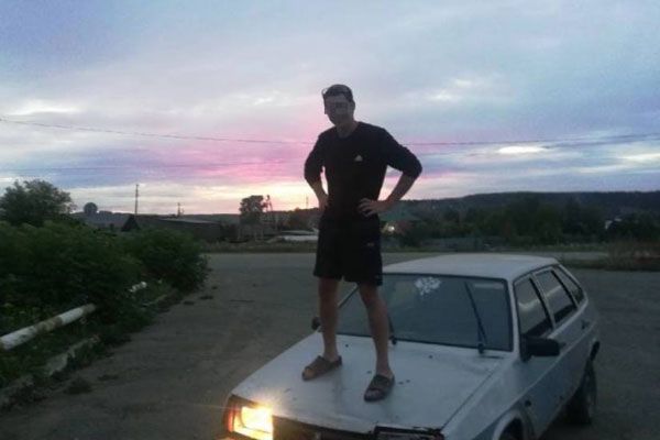 Сотрудники полиции расстреляли отказавшийся останавливаться автомобиль в Пермском крае Сотрудники полиции расстреляли отказавшийся останавливаться автомобиль в Пермском крае