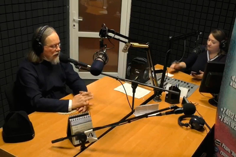 Митрополит Рязани призывает к молитвам во время атак дронов: "Лучше всего молиться!'" | Жителей Рязани призвали молиться при виде или атаке дронов Митрополит Рязани призывает к молитвам во время атак дронов: "Лучше всего молиться!'" | Жителей Рязани призвали молиться при виде или атаке дронов