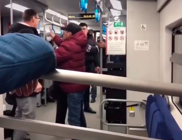 В московском метро произошла очередная драка с участием агрессивных кавказцев В московском метро произошла очередная драка с участием агрессивных кавказцев