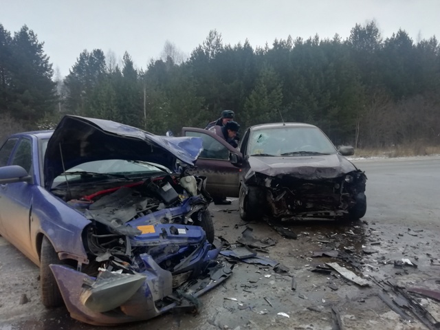 В Свердловской области сотрудники ГИБДД выясняют обстоятельства двух ДТП: в Сысертском и Сухоложском районах В Свердловской области сотрудники ГИБДД выясняют обстоятельства двух ДТП: в Сысертском и Сухоложском районах
