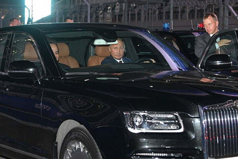 В Сети появились первые кадры с Aurus, на котором Путин поедет на инаугурацию | Появились первые кадры обновлённого Aurus для инаугурации Путина В Сети появились первые кадры с Aurus, на котором Путин поедет на инаугурацию | Появились первые кадры обновлённого Aurus для инаугурации Путина