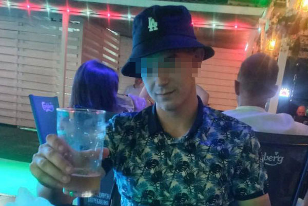 В Анапе нашли тело молодого парня в багажнике машины, которую он только что купил В Анапе нашли тело молодого парня в багажнике машины, которую он только что купил