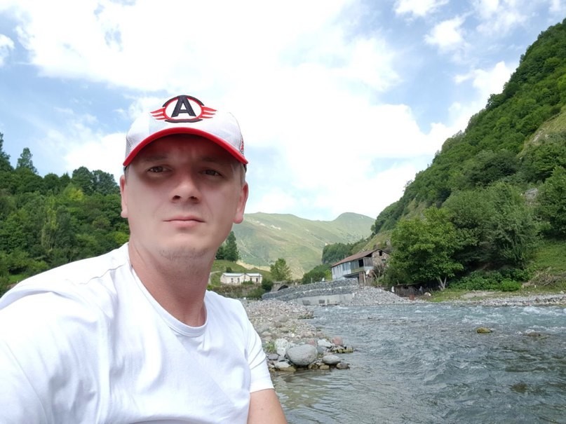 Турист из России выпал с шестого этажа отеля в Грузии