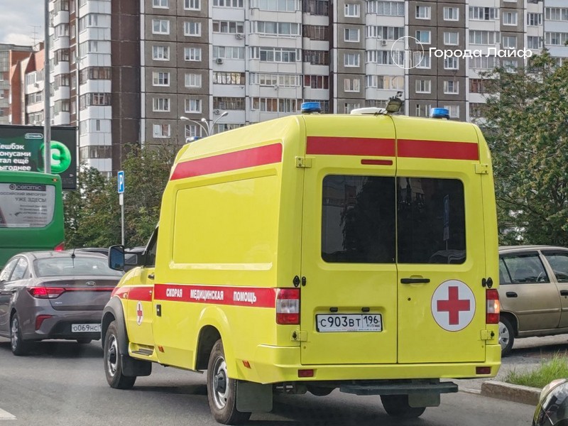 В Петербурге брат и сестра напали на бригаду скорой помощи, приехавшую к их отцу | Брат и сестра избили бригаду скорой помощи в Петербурге В Петербурге брат и сестра напали на бригаду скорой помощи, приехавшую к их отцу | Брат и сестра избили бригаду скорой помощи в Петербурге