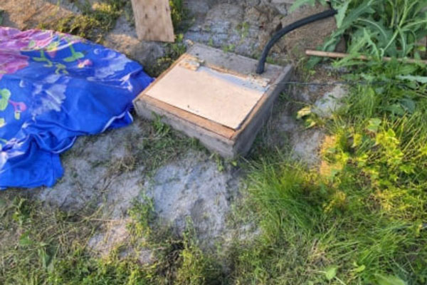 В Хабаровском крае пятиклассница утонула в бочке, пытаясь спасти своего младшего брата В Хабаровском крае пятиклассница утонула в бочке, пытаясь спасти своего младшего брата