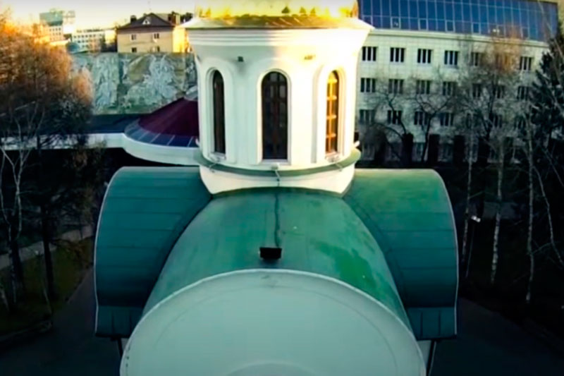 Прохожий в Тюмени забросал православный храм коктейлями Молотова | SHOT: житель Тюмени забросал коктейлями Молотова церковь Дмитрия Донского Прохожий в Тюмени забросал православный храм коктейлями Молотова | SHOT: житель Тюмени забросал коктейлями Молотова церковь Дмитрия Донского