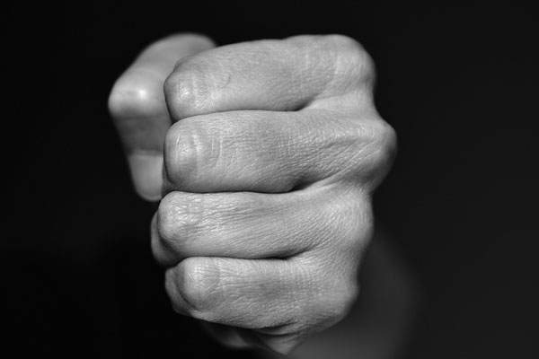 Дорожный конфликт в Кирове: экс-депутат избил женщину на глазах у ее дочери | Экс-зампред Заксобрания Кирова задержан за нападение на женщину Дорожный конфликт в Кирове: экс-депутат избил женщину на глазах у ее дочери | Экс-зампред Заксобрания Кирова задержан за нападение на женщину