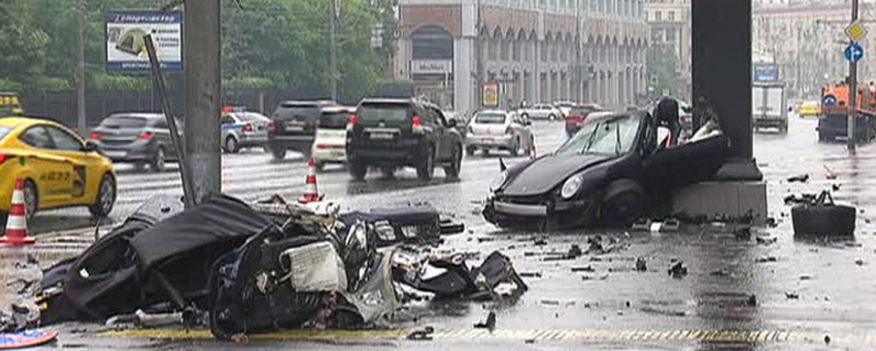 Porsche всмятку: погибшего сына экс-губернатора 31 раз штрафовали за гонки Porsche всмятку: погибшего сына экс-губернатора 31 раз штрафовали за гонки