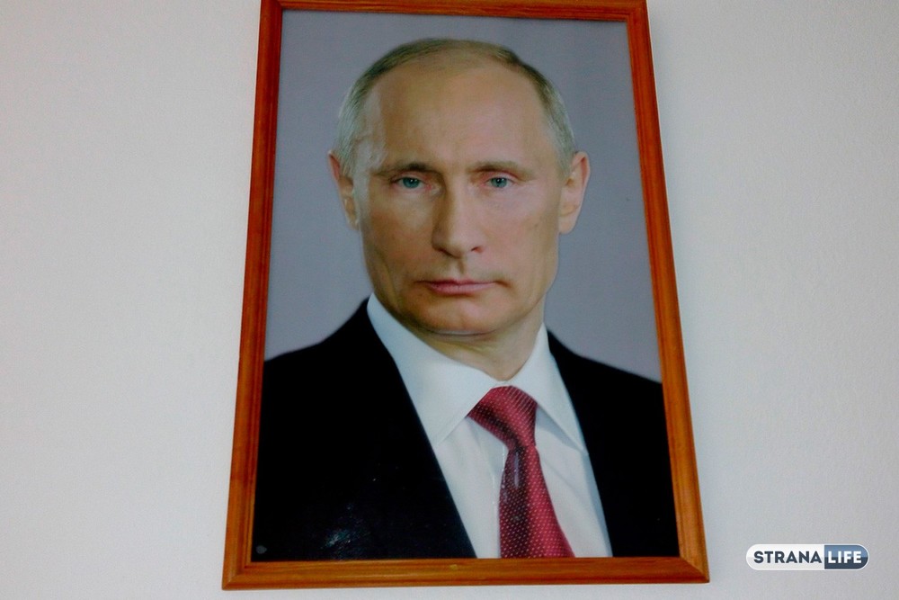 В Кремле заявили об отсутствии инструкций о размещении портрета Путина