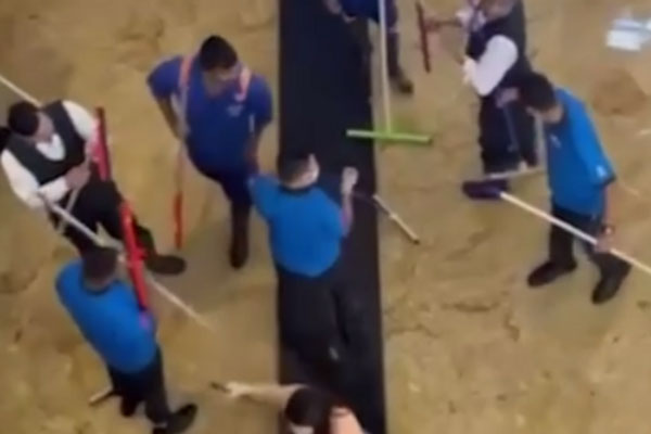 Туристы из России застряли в торговых центрах Дубая из-за сильного урагана | Россияне застряли в кафе в Дубае из-за сильного урагана