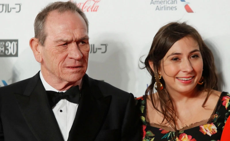 В Сан-Франциско найдена мертвой дочь актера Томми Ли Джонса | Виктория Джонс, дочь Томми Ли Джонса, умерла в отеле Сан-Франциско