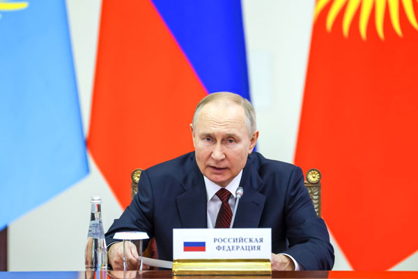 Президент России пообещал усилить поддержку семей с детьми Президент России пообещал усилить поддержку семей с детьми