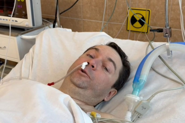 Путин созвонится с мурманским губернатором, получившим ранение ножом в живот | Получивший удар ножом в живот мурманский губернатор вышел на работу Путин созвонится с мурманским губернатором, получившим ранение ножом в живот | Получивший удар ножом в живот мурманский губернатор вышел на работу