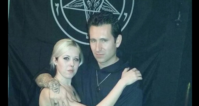 Сатанист из Огайо убил свою девушку и покончил жизнь самоубийством Сатанист из Огайо убил свою девушку и покончил жизнь самоубийством
