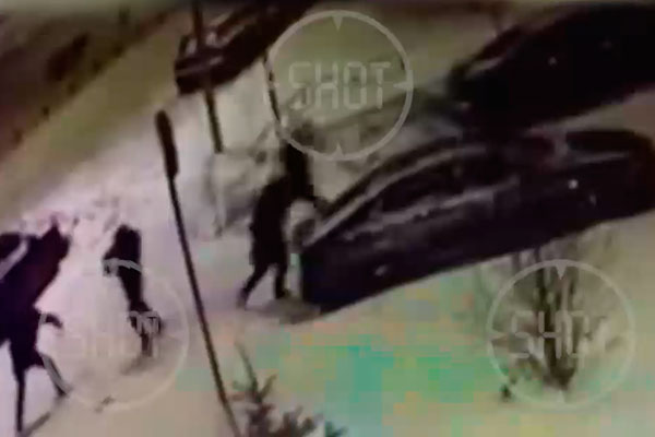 В Петербурге четверо грабителей напали на двух братьев и украли сумку с $20 тысячами