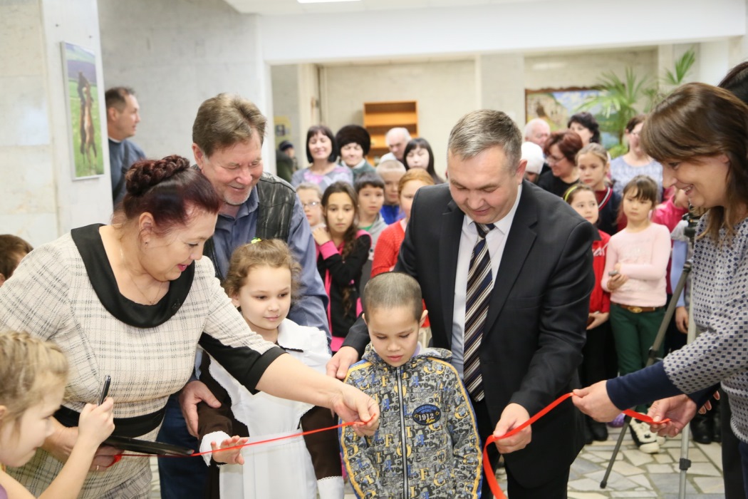 В музее Салавата Юлаева открылась персональная выставка народного художника Башкортостана Рамиля Кильмаматова В музее Салавата Юлаева открылась персональная выставка народного художника Башкортостана Рамиля Кильмаматова