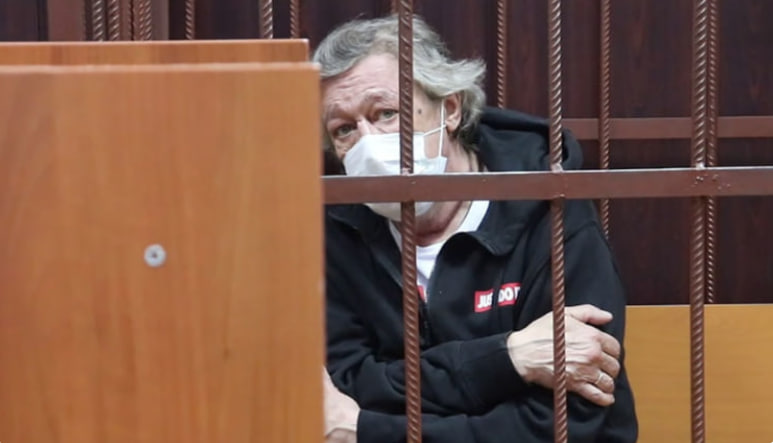 Михаил Ефремов вышел на свободу из колонии и едет в Москву | Адвокат Ефремова сообщил, что актер вышел на свободу Михаил Ефремов вышел на свободу из колонии и едет в Москву | Адвокат Ефремова сообщил, что актер вышел на свободу