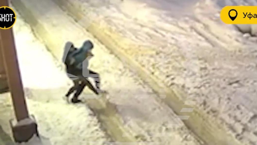 Сотрудница Wildberries подралась с грабителем, который украл мобильник Сотрудница Wildberries подралась с грабителем, который украл мобильник