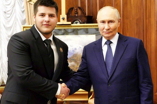 Встреча сына Кадырова и Путина: особое уважение к семье и поздравление с свадьбой | Президент России встретился с сыном Рамзана Кадырова и поздравил его с бракосочетанием Встреча сына Кадырова и Путина: особое уважение к семье и поздравление с свадьбой | Президент России встретился с сыном Рамзана Кадырова и поздравил его с бракосочетанием