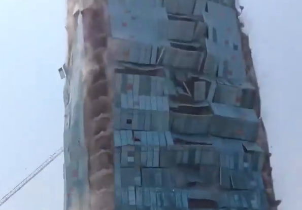 "Разрушены дома": в Мьянме и Таиланде прошли сильнейшие землетрясения | Мьянма и Таиланд пострадали от землетрясения магнитудой 7,7 "Разрушены дома": в Мьянме и Таиланде прошли сильнейшие землетрясения | Мьянма и Таиланд пострадали от землетрясения магнитудой 7,7