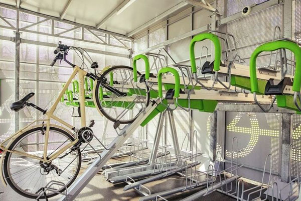 Открытие 10 новых крытых велопарковок в Москве: безопасное хранение велосипедов и самокатов возле станций метро | В Москве открылись еще десять крытых велопарковок Открытие 10 новых крытых велопарковок в Москве: безопасное хранение велосипедов и самокатов возле станций метро | В Москве открылись еще десять крытых велопарковок