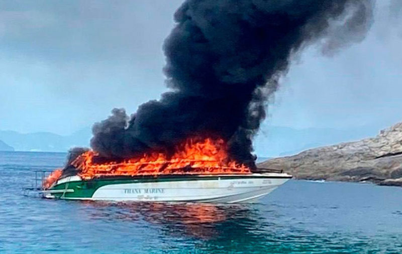 На Пхукете столкнулся катер с туристами: госпитализированы 23 россиянина, есть погибшая | На Пхукете катер с туристами затонул: 23 россиянина госпитализированы На Пхукете столкнулся катер с туристами: госпитализированы 23 россиянина, есть погибшая | На Пхукете катер с туристами затонул: 23 россиянина госпитализированы