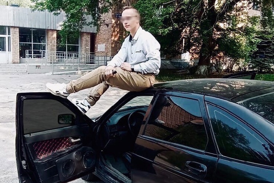 Насиловали вчетвером и записывали на видео: подростки надругались над девушкой в лесу Насиловали вчетвером и записывали на видео: подростки надругались над девушкой в лесу