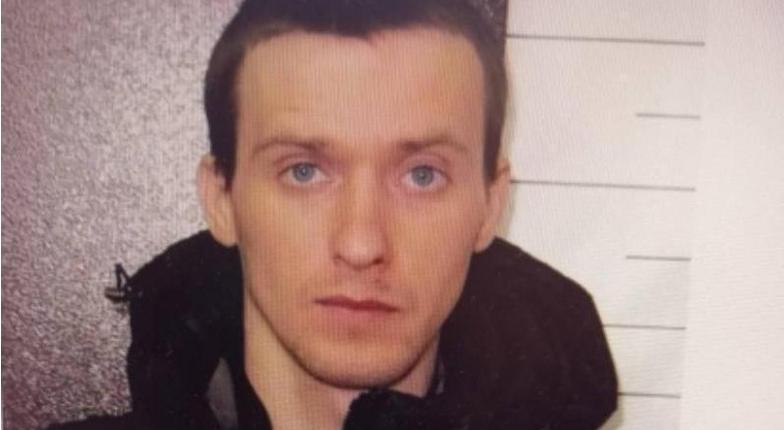 Сбежавший заключенный надругался над 15-летней школьницей Сбежавший заключенный надругался над 15-летней школьницей