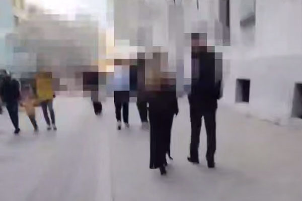 «Мы будем мстить, лапать мужиков за задницы»: скандал с пикерами и ответная акция девушек в Москве | В Москве девушки провели акцию возмездия против пикаперов