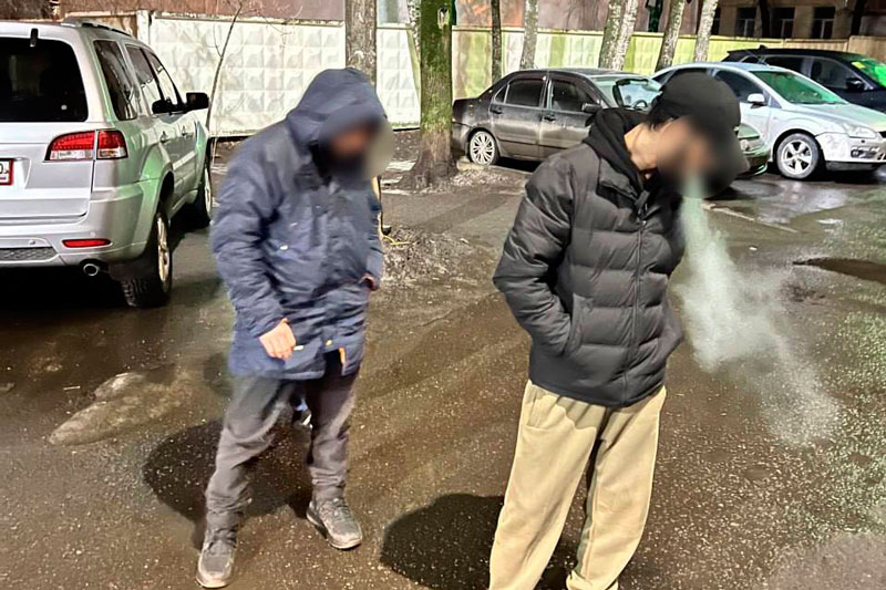 "Перепутали с сутенёром". В Люберцах трое мужчин избили школьника до сотрясения мозга | В Люберцах трое мужчин избили школьника, перепутав его с сутенером