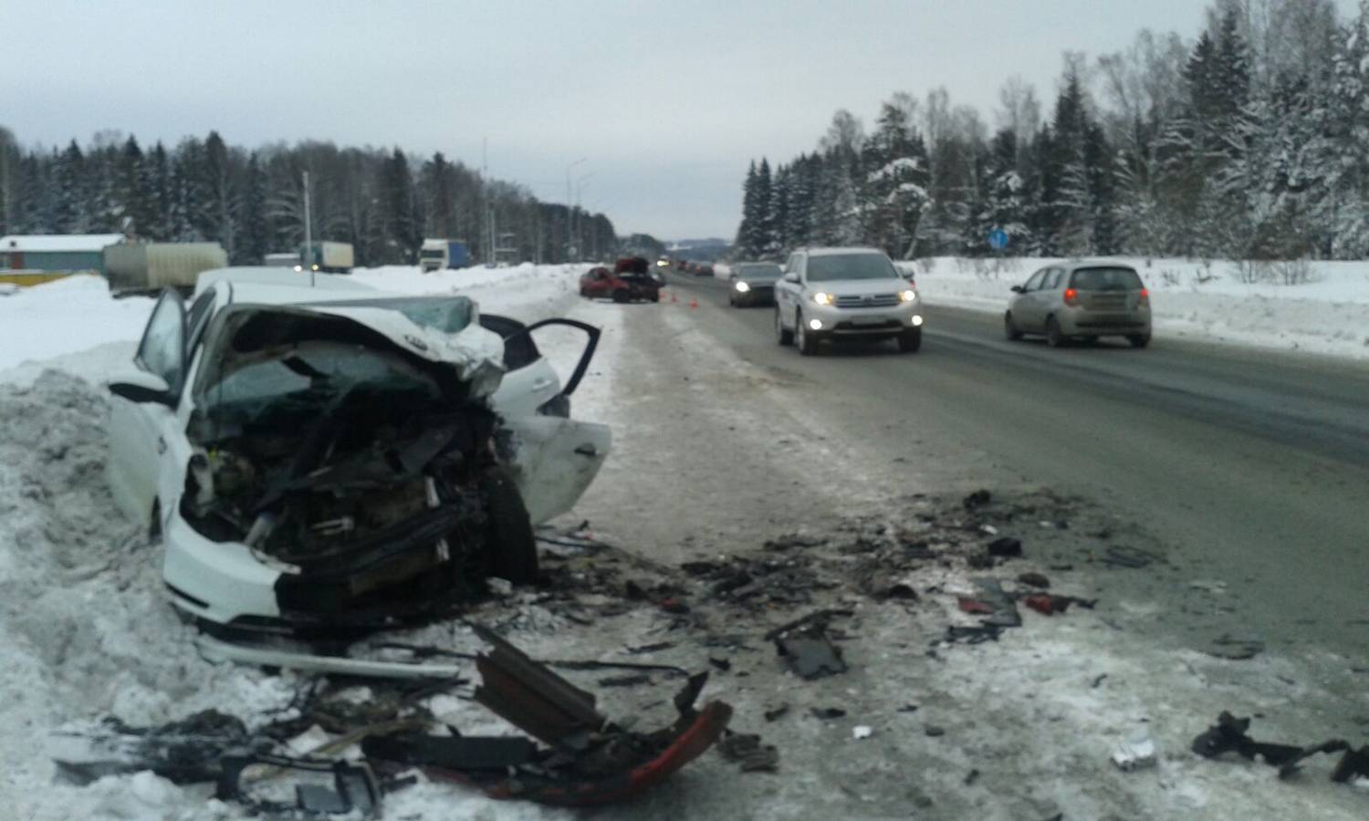 На Среднем Урале в ДТП пострадали четыре человека, один скончался в больнице
