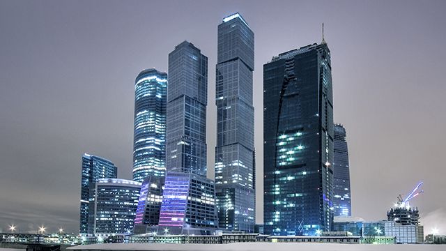 Поездка от одной башни "Москва-Сити" к другой на такси обошлась женщине в 2 млн рублей Поездка от одной башни "Москва-Сити" к другой на такси обошлась женщине в 2 млн рублей