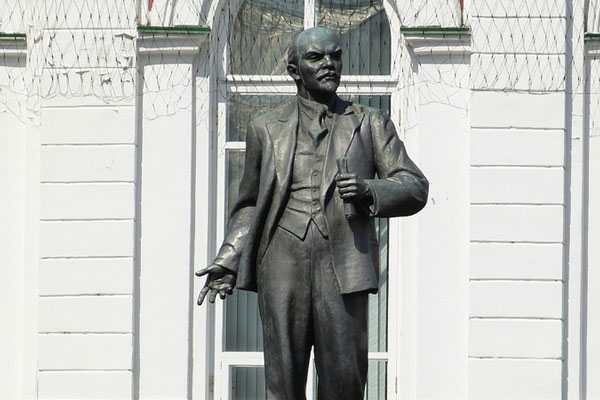 Нейросети возродили Владимира Ленина Нейросети возродили Владимира Ленина