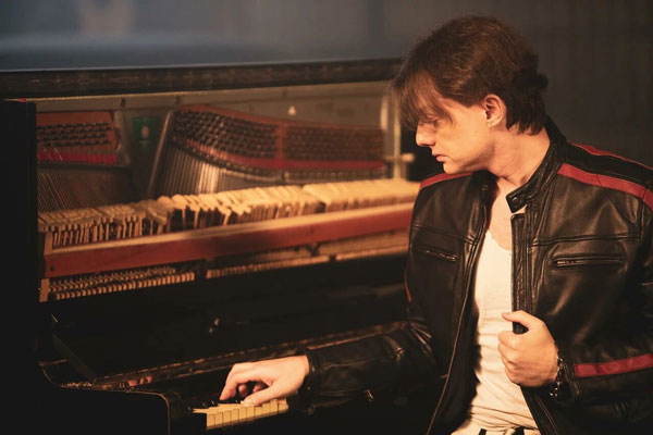 Самый рейтинговый участник шоу «Голос» даст сразу 2 сольных концерта в Кремле Самый рейтинговый участник шоу «Голос» даст сразу 2 сольных концерта в Кремле